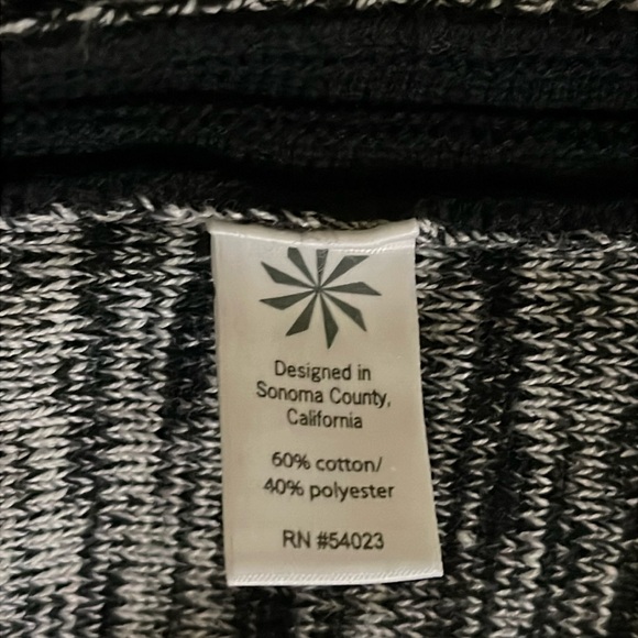 Athleta size medium black/white sweater with black rolled detail trim EUC - Picture 5 of 5